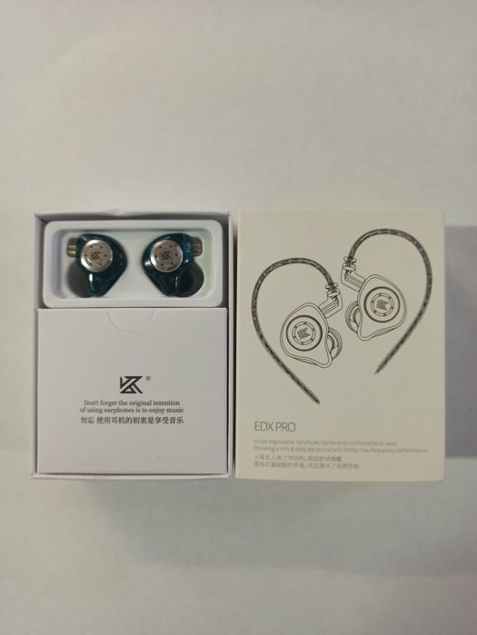 Продам мп3 плеер creative zen x-fi с наушниками