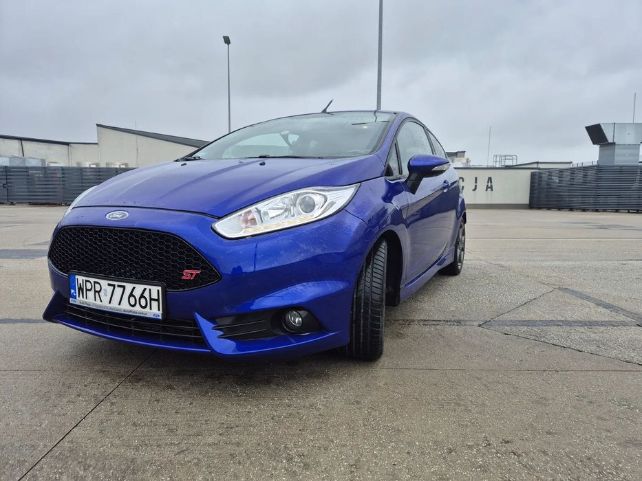 Ford Fiesta Polski salon , niski przebieg.