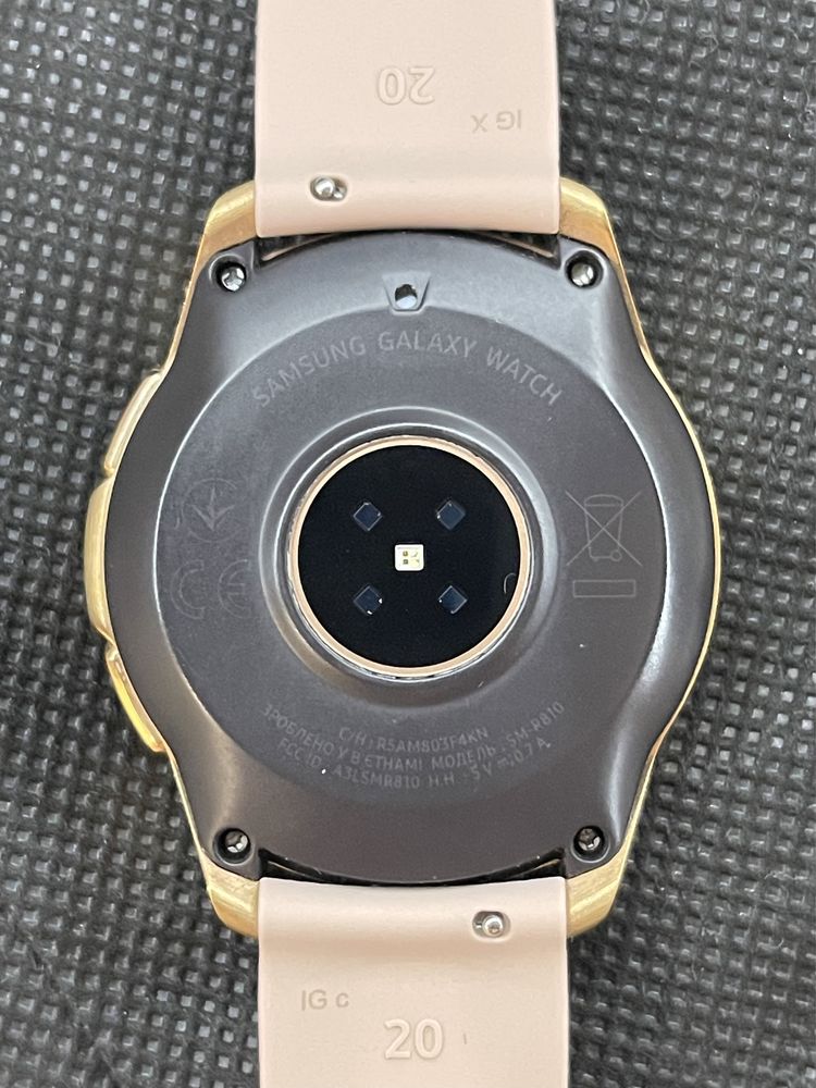 Смарт-часы Samsung Galaxy Watch 42mm Rose Gold