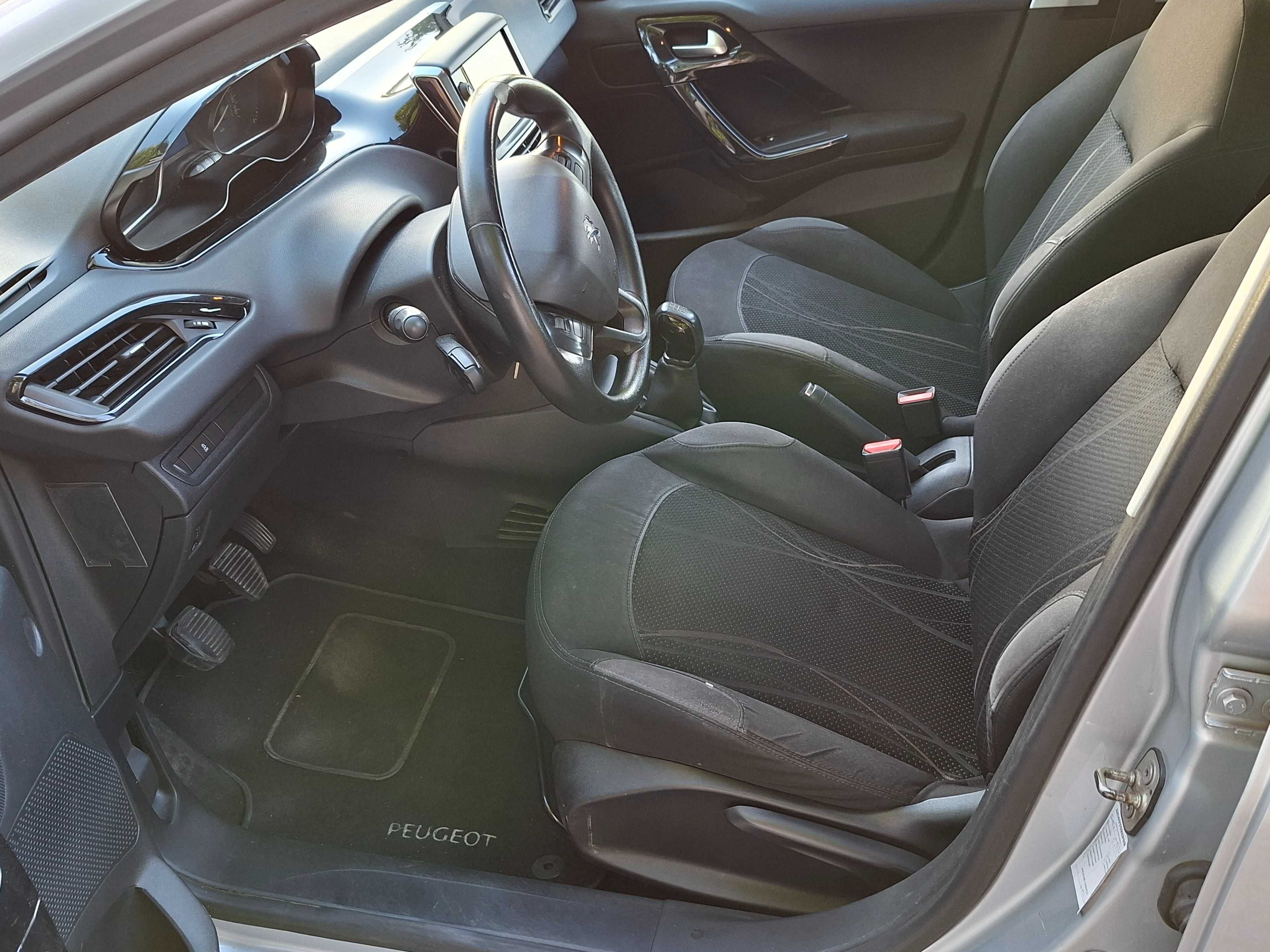 Peugeot 208 1.4 Hdi