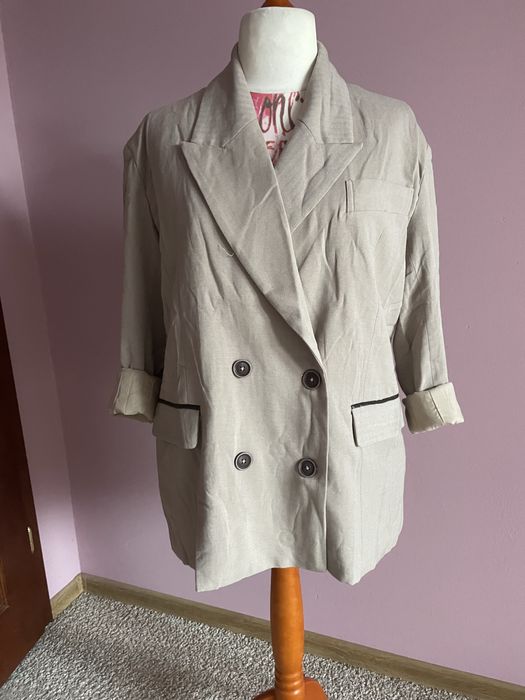 Beżowa marynarka Gioya z lamówką z ekoskóry 42/44/46