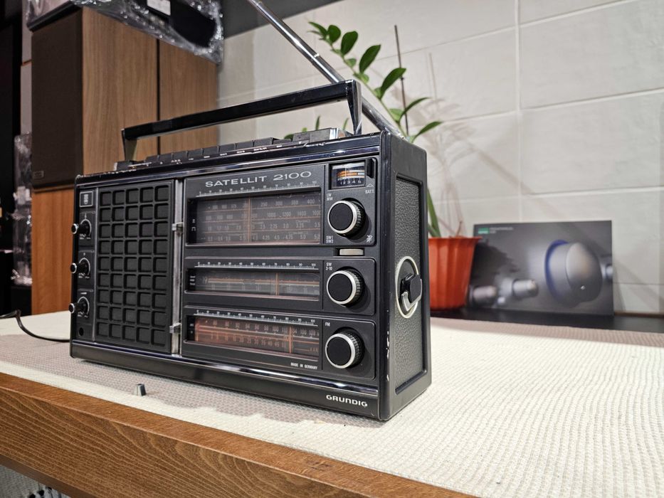 Grundig Satellit 2100