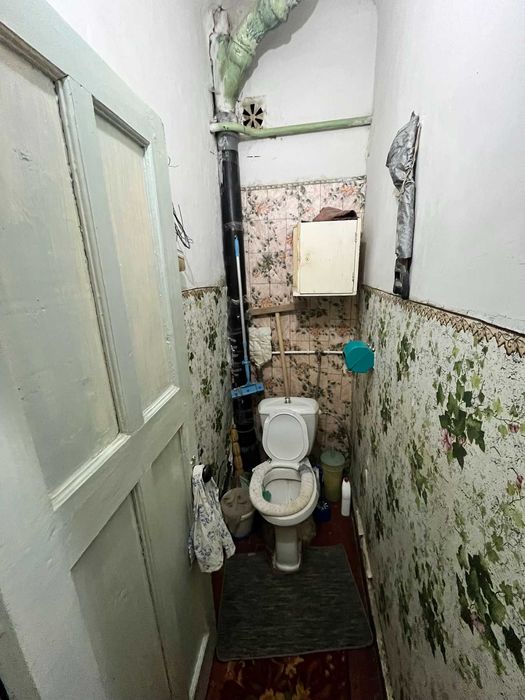 Продаж 1-кімнатної квартири Центр 2 поверх