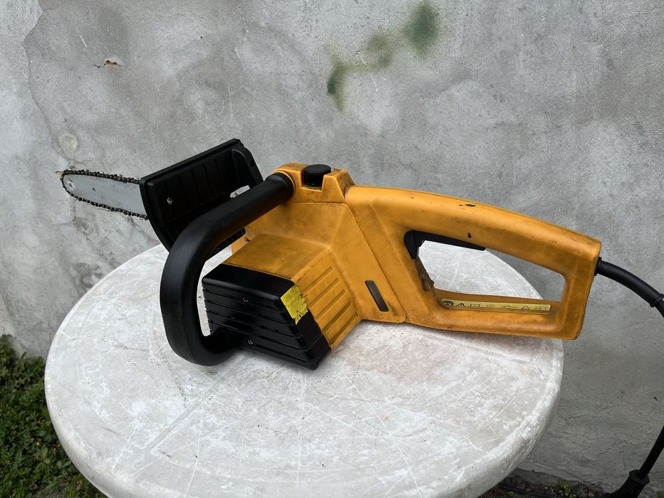 Pila elektryczna -1800 watt