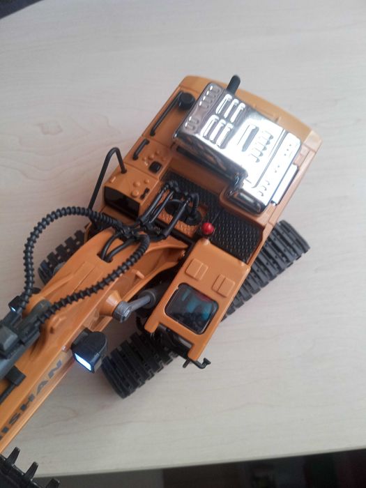 Крутий дитячий екскаватор на радіокеруванні поворотний зі звуком 1:20