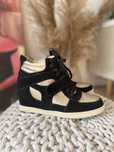 Buty sneakersy na podwyższeniu czarno-złote 38