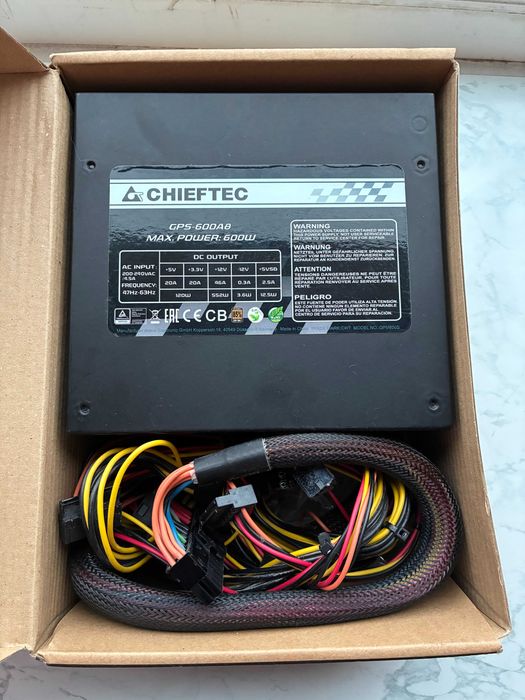 Блок живлення Chieftec GPS-600A8 600W