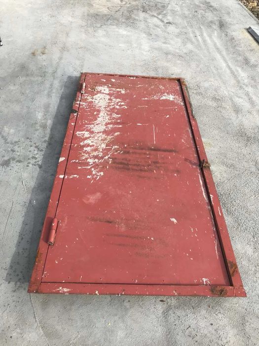 Двері металеві Висота 2.07м ширина 1м