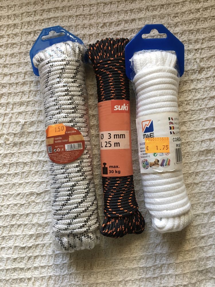 3 Cordas de nylon; 5 artigos de ferragens e 5 fitas isoladoras