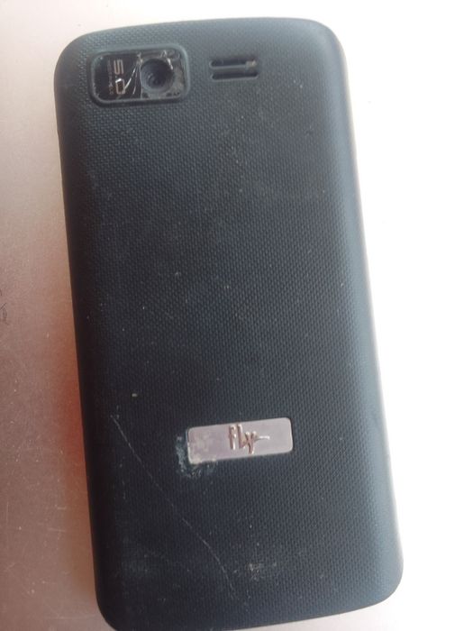 Планшет Huawei 2/16 битий екран але показує батарея слабенька.моб.тел.