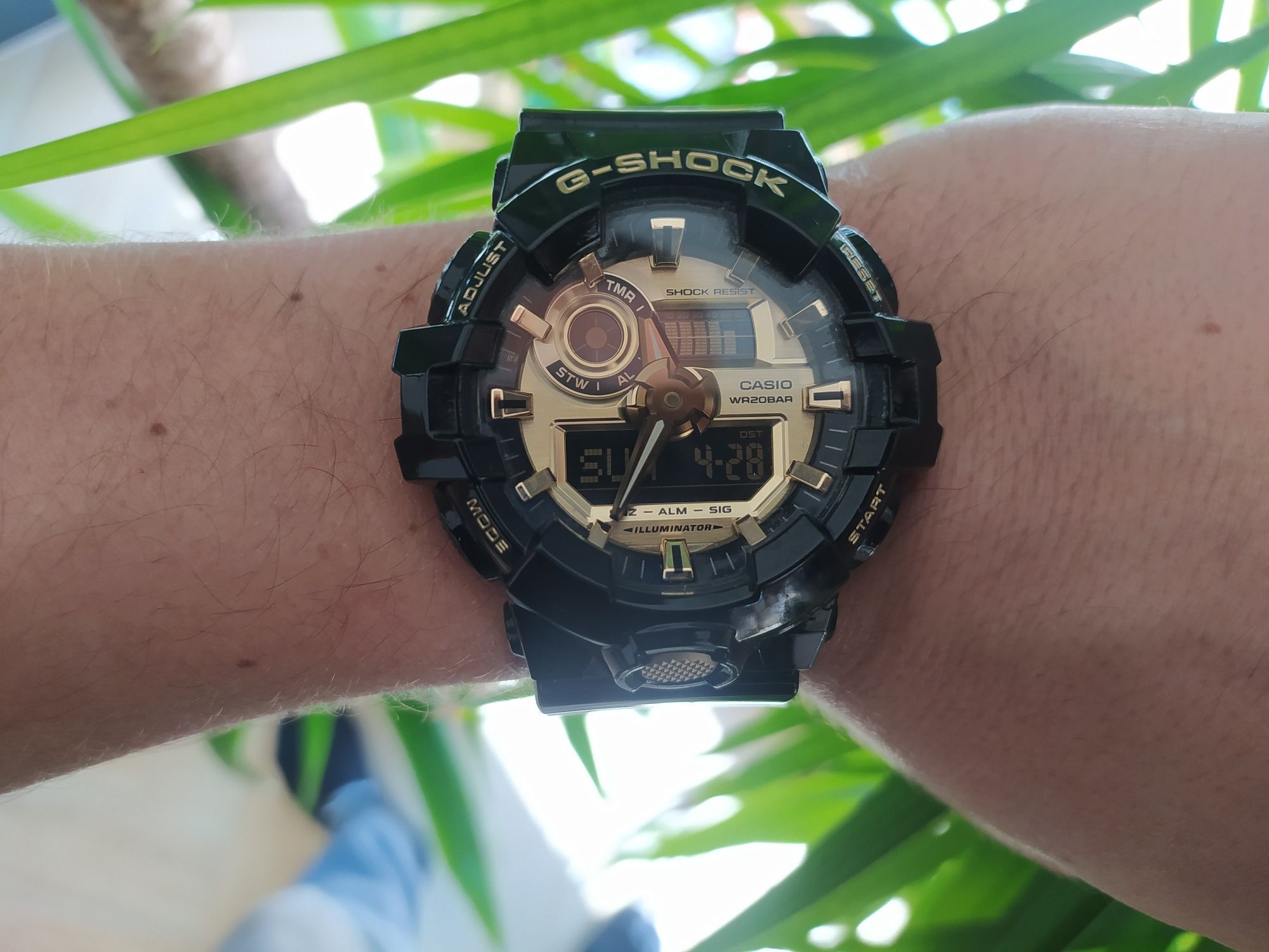 Casio G-shock GA-710GB / Polska dystrybucja / STAN FABRYCZNY