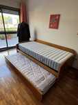 Vendo cama solteiro c/gavetão cama