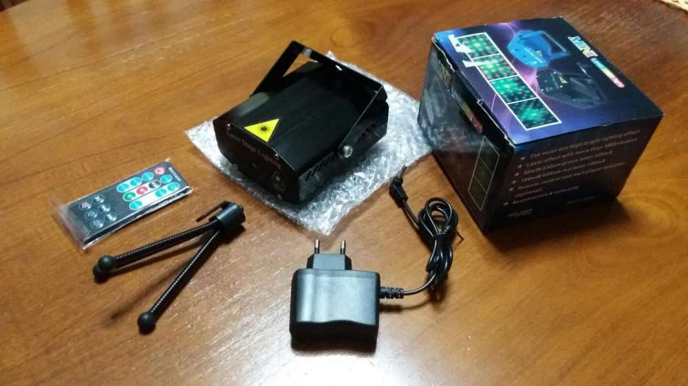 Laser Projector for Parties, Bars, and Discos – Green and Red – with Tripod64297867197825124