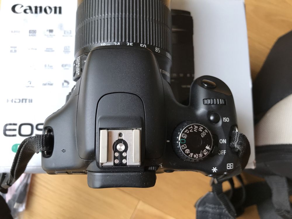 Aparat lustrzanka Canon EOS 550D + obiektyw 18-135mm + gratisy