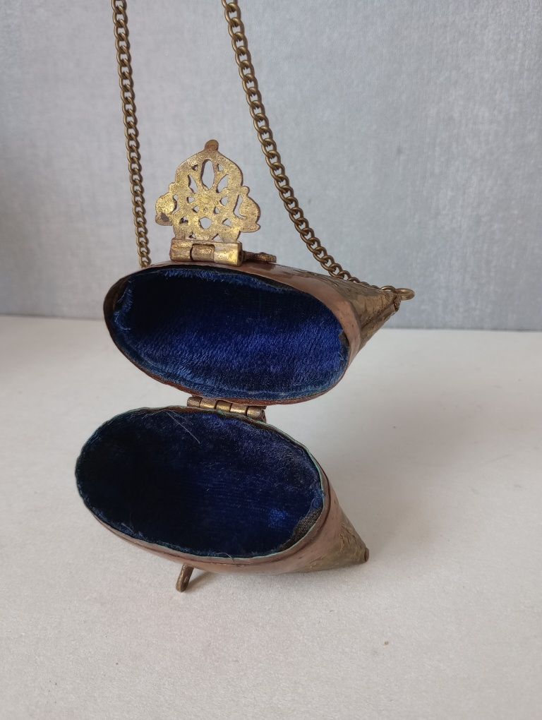 Miniaturowa mosiężn torebka . Lata 30-te. Art Deco