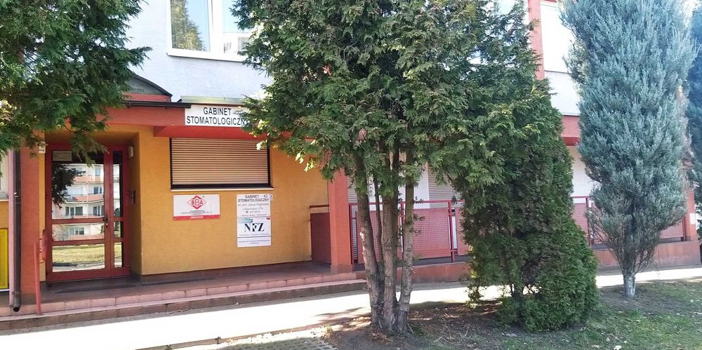 Lokale na biura usługowe mieszkalne - 5 pomieszczeń + kuchnia i łazi