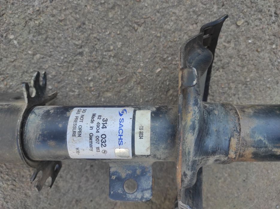 Амортизатори до Peugeot expert 1500 грн за пару