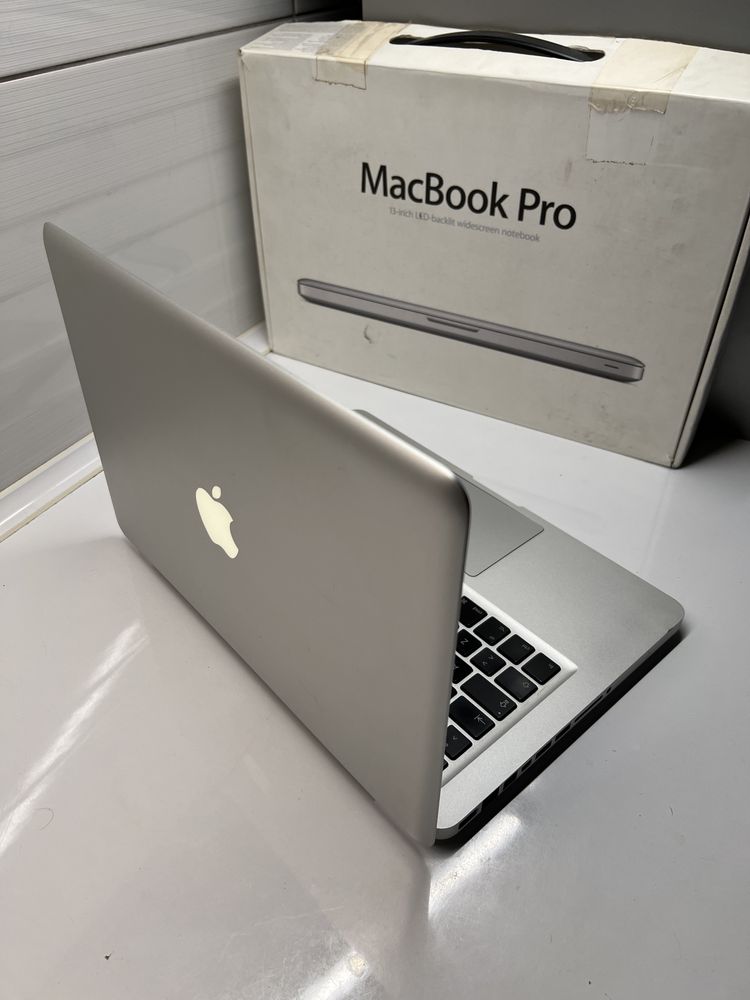 MacBook Pro 13, 6 GB RAM, 128 GB dysk SSD