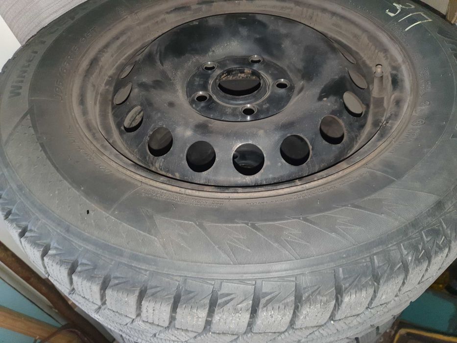 Комплект зимових коліс Hankook Winter i*cept IZ2 W616 195/65 R15 4шт.