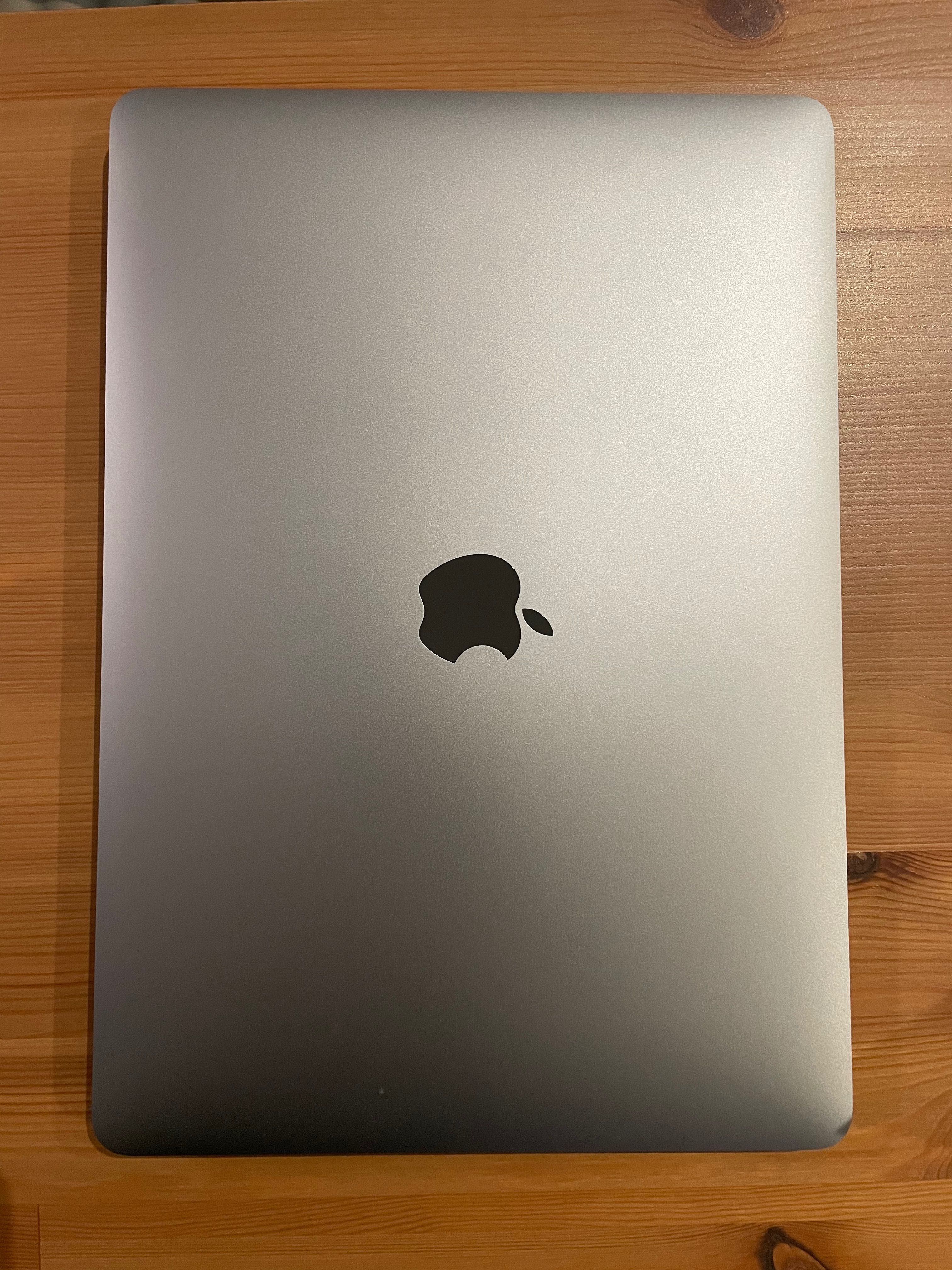 Macbook Air 13 A2337