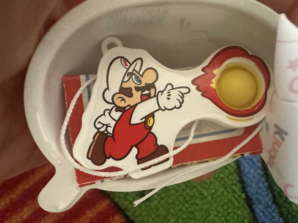 Super Mario pop it z Kinder joy