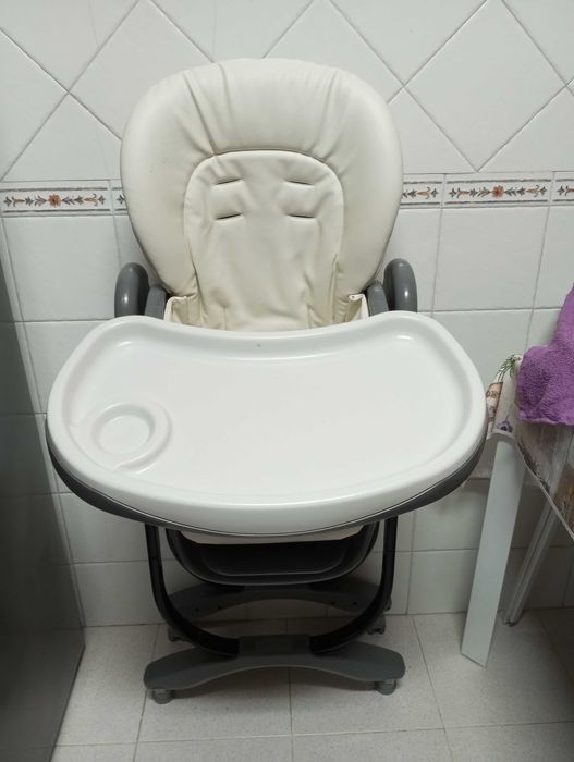 Cadeira de refeição