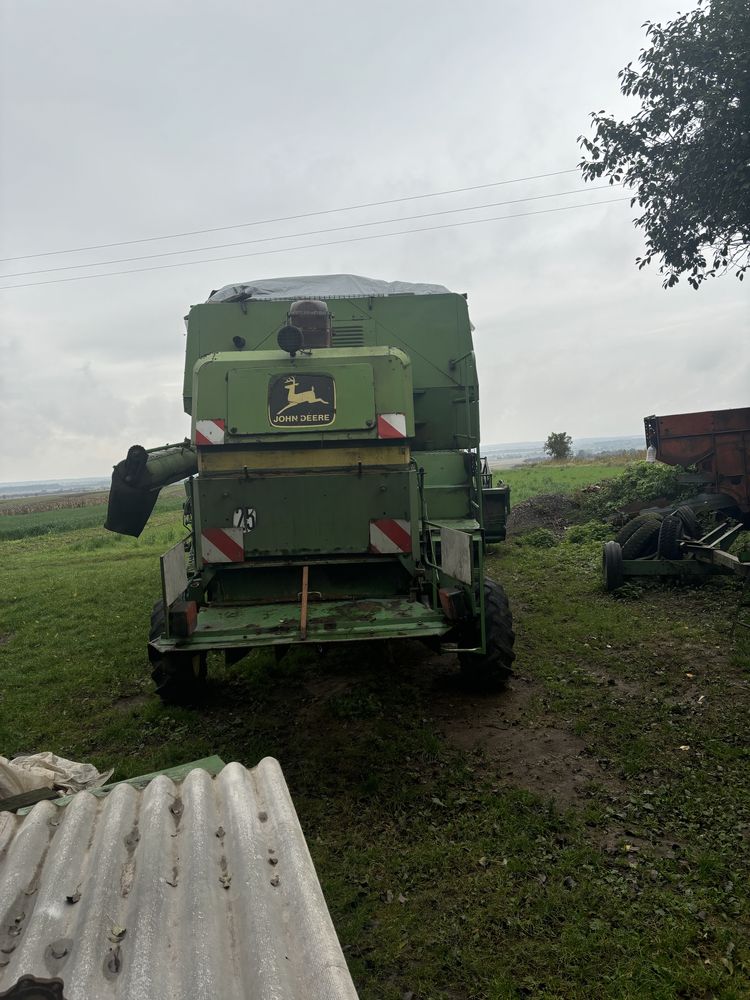 Комбайн John Deer 1075