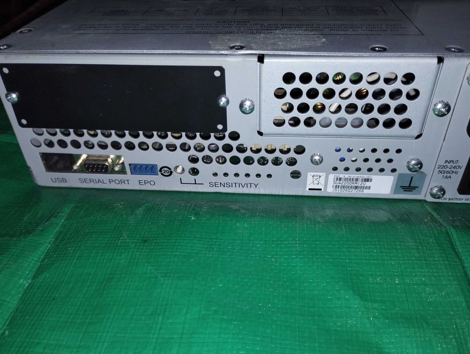 Безперебійник APC Smart UPS SUA2200RMI2U. Автономне енергозабезпечення
