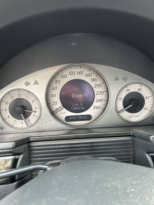 Продам w211 2.7cdi 6ст