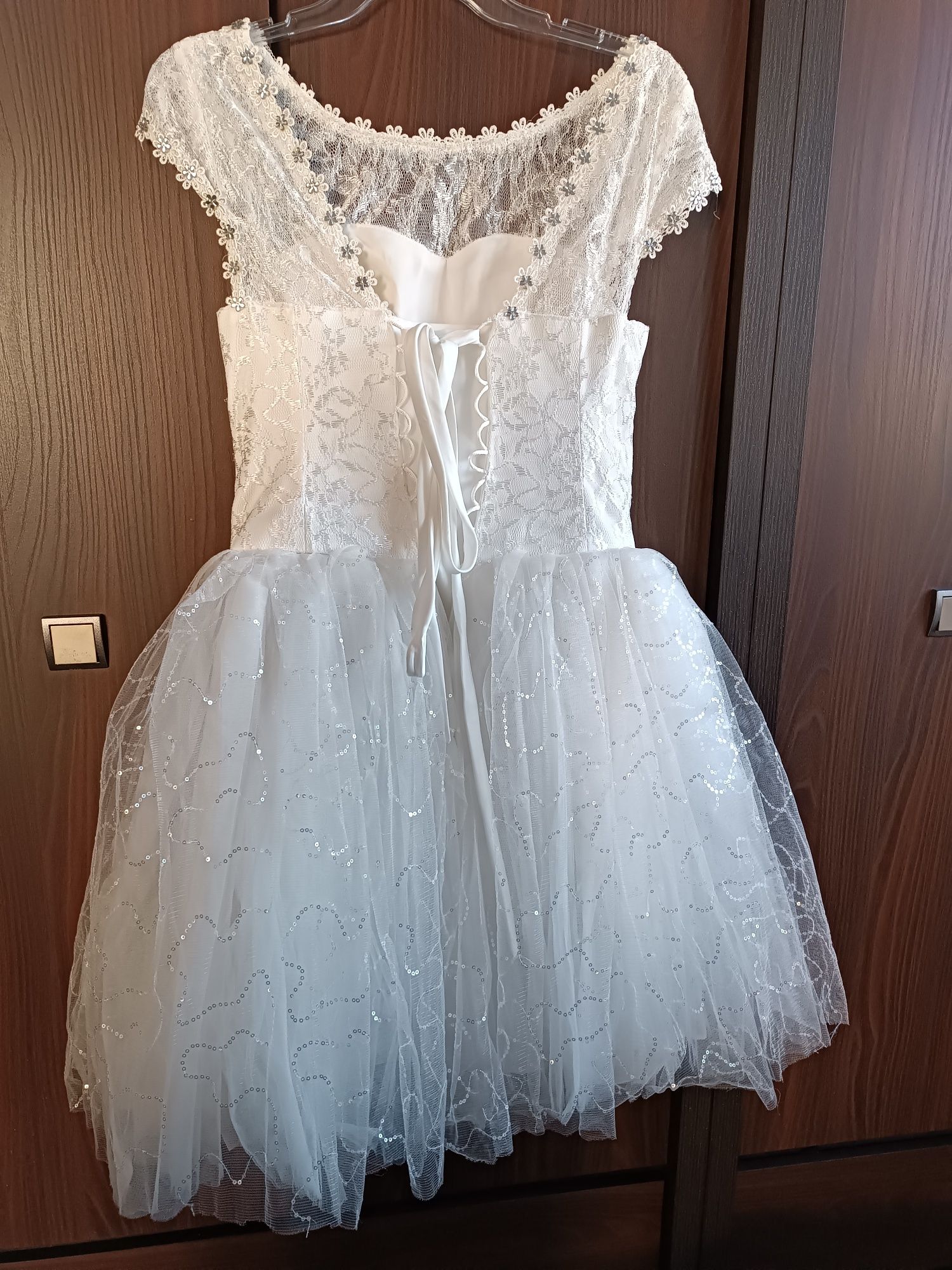 Suknia ślubna 38 krótka tiulowa cekiny broszka