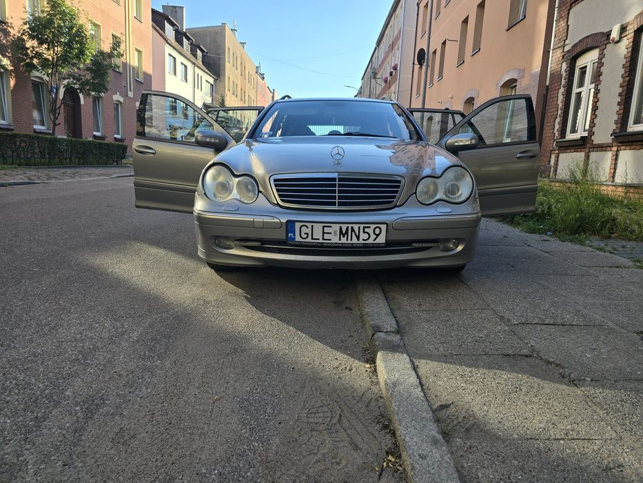 Sprzedam Mercedesa w203
