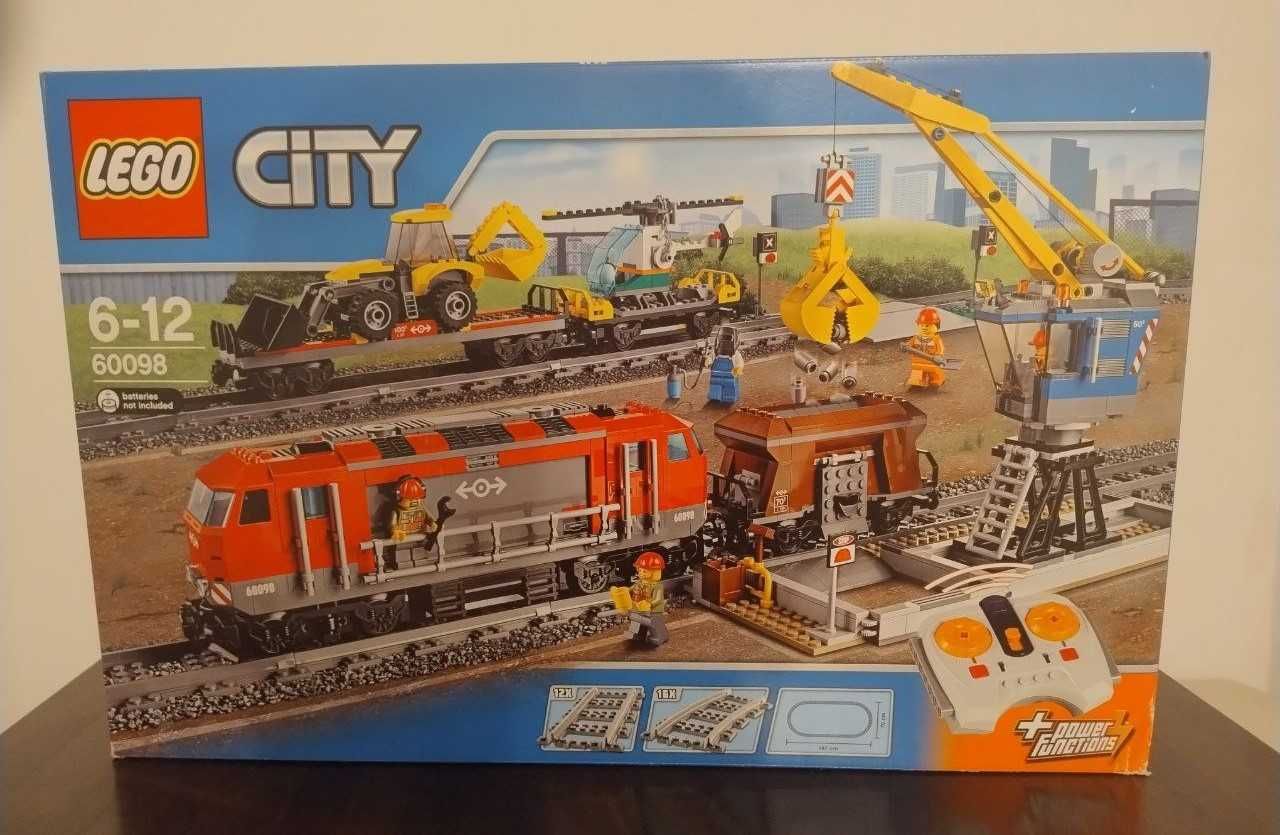 Конструктор LEGO City 60098 Грузовой поезд (984 Детали)