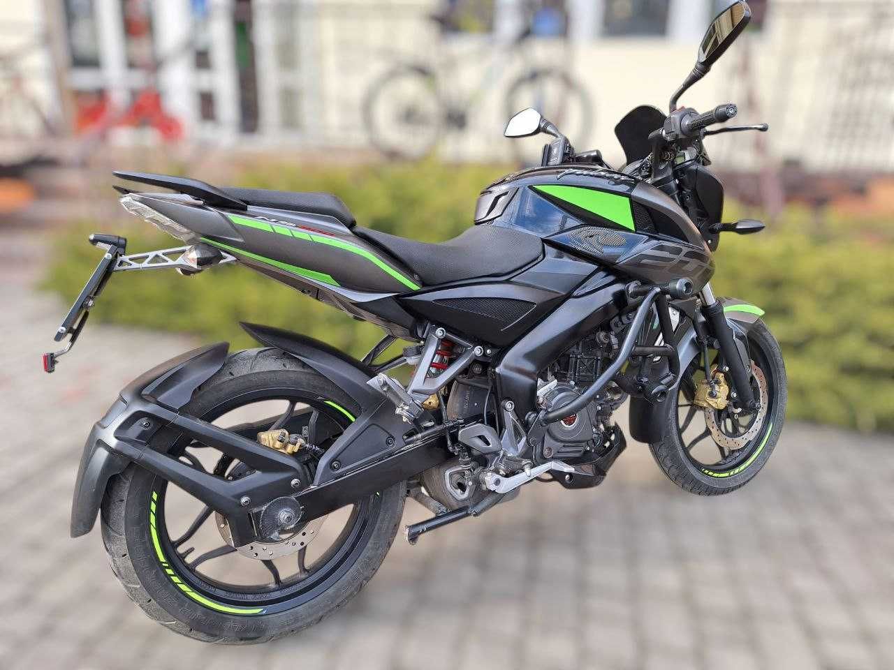 Bajaj Pulsar NS 200 двигун kTm Duke 200 - 2019 рік