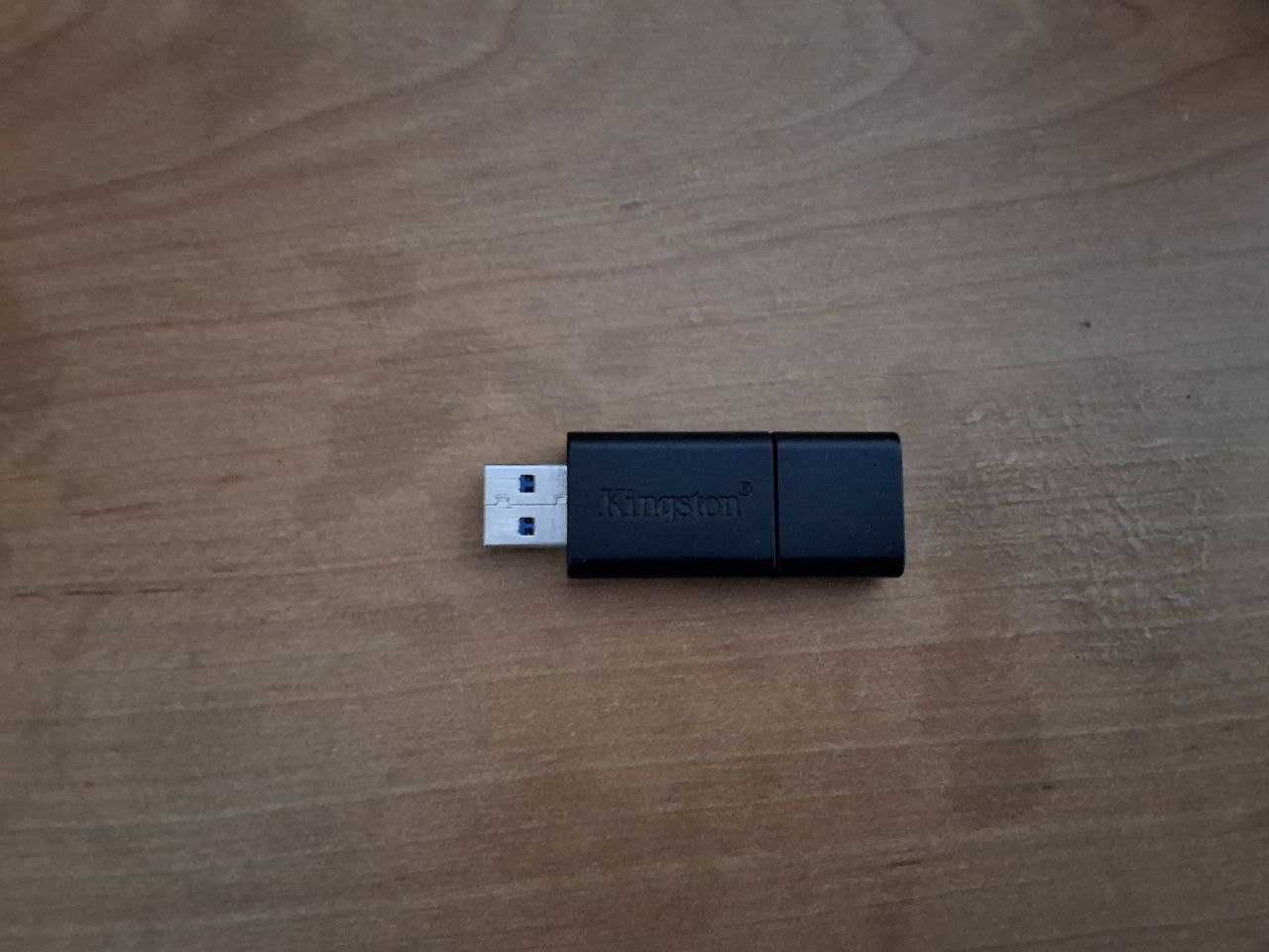 Флешка usb 3.0 Kingston на 32гб