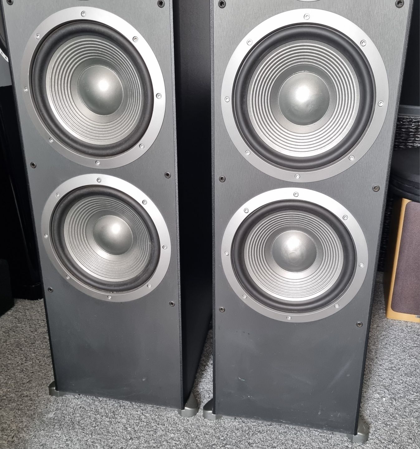 Kolumny Jbl es100