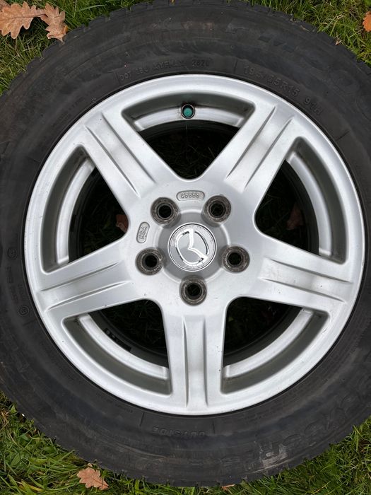 Koła z oponami zimowymi i alumfelgami