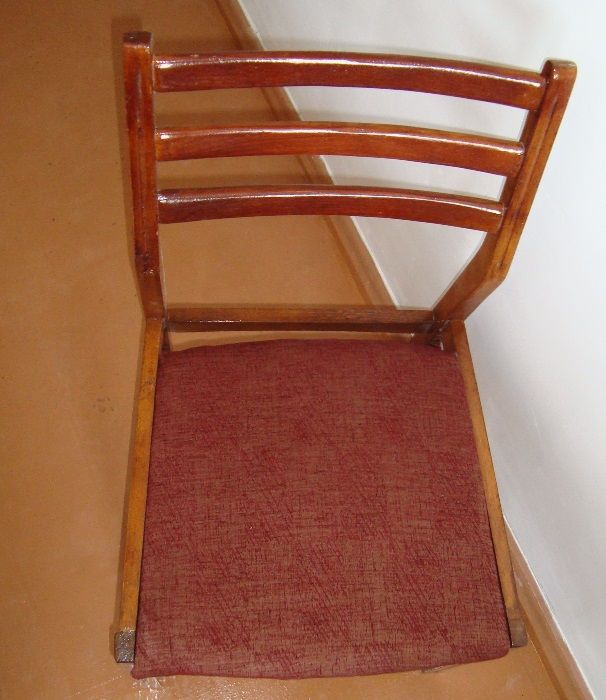 Стулья деревянные полумягкие кременчугской ф-ки.