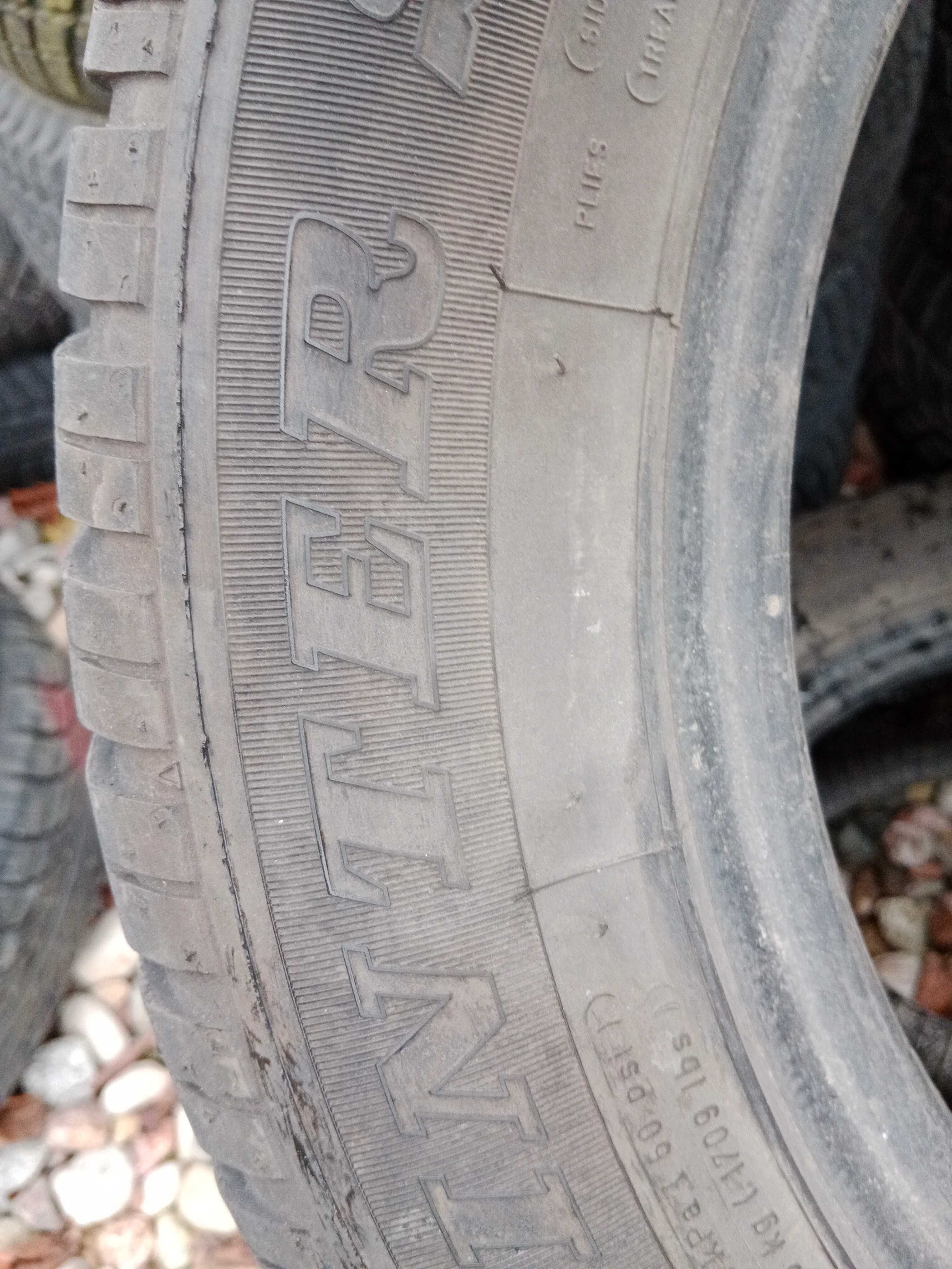 Opona używana zimowa 225/55R16 Dunlop SP Winter Sport 4D 1szt.