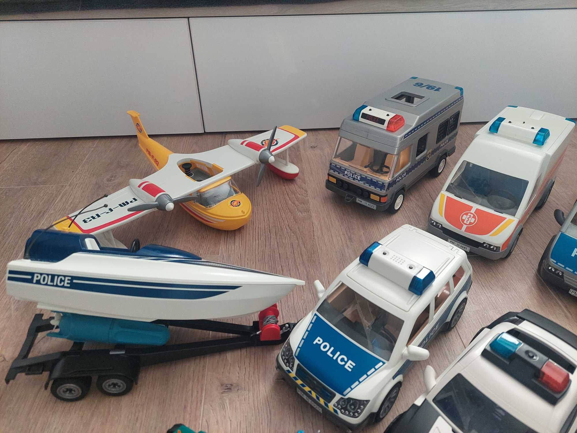 Playmobil mega zestaw 16 pojazdów 47 ludzików + akcesoria
