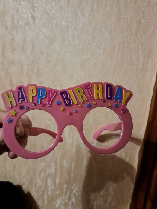 Окуляри Хепі бьоздей.