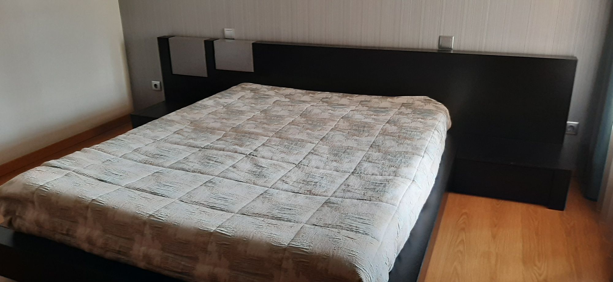 Cama de casal 2,00m x 1,60 m