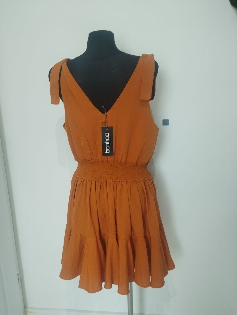 Nowa Sukienka Boohoo rozm 40