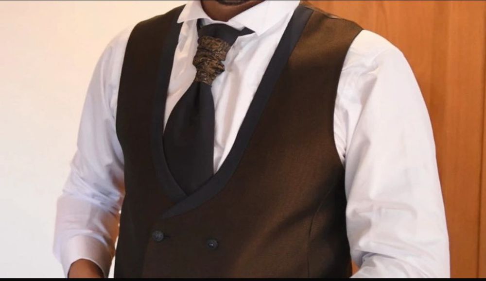 Fato noivo Enzo Romano (inclui camisa, gravata e colete) NOVO