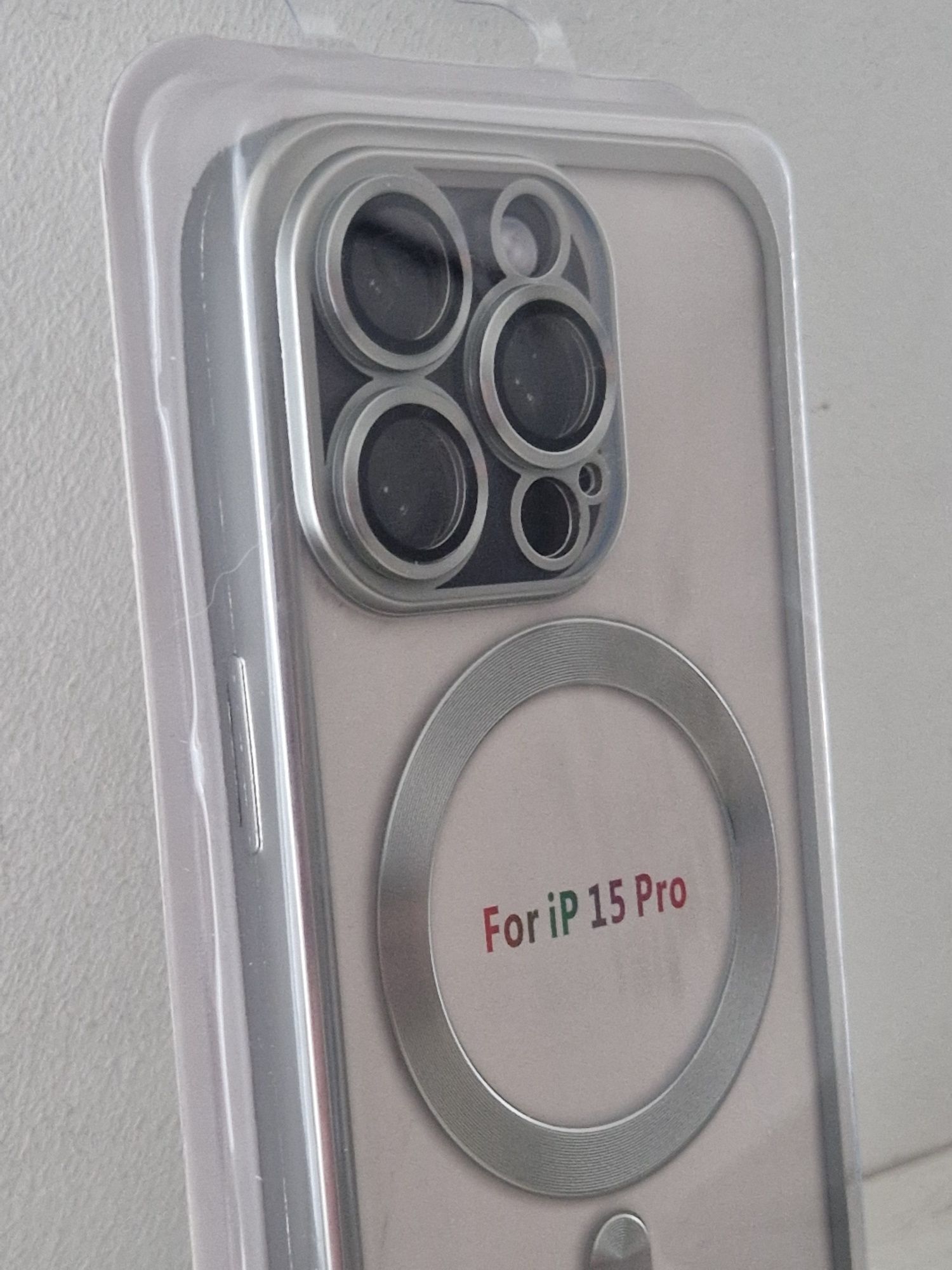 Metallic Magsafe Case do Iphone 15 Pro Srebrny