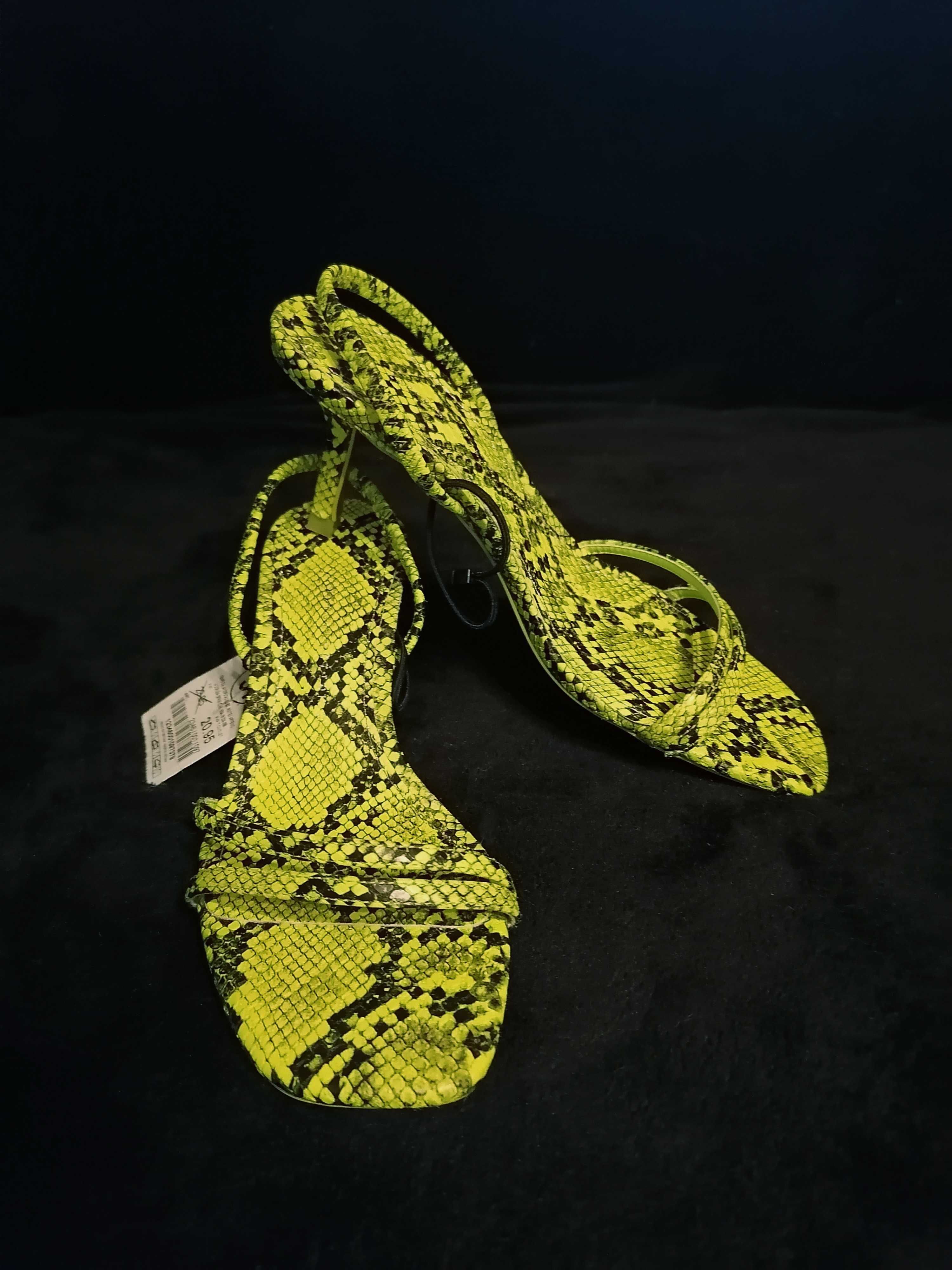 Босоніжки Zara, салатова змія, нові, 37 розмір