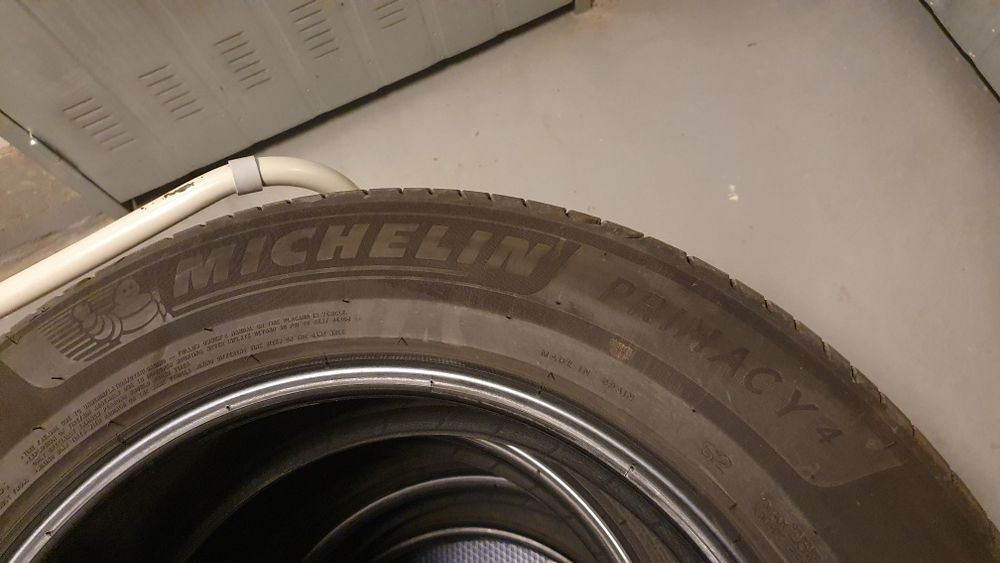 Komplet opon Michelin Primacy 4 215/65 R17 103V.