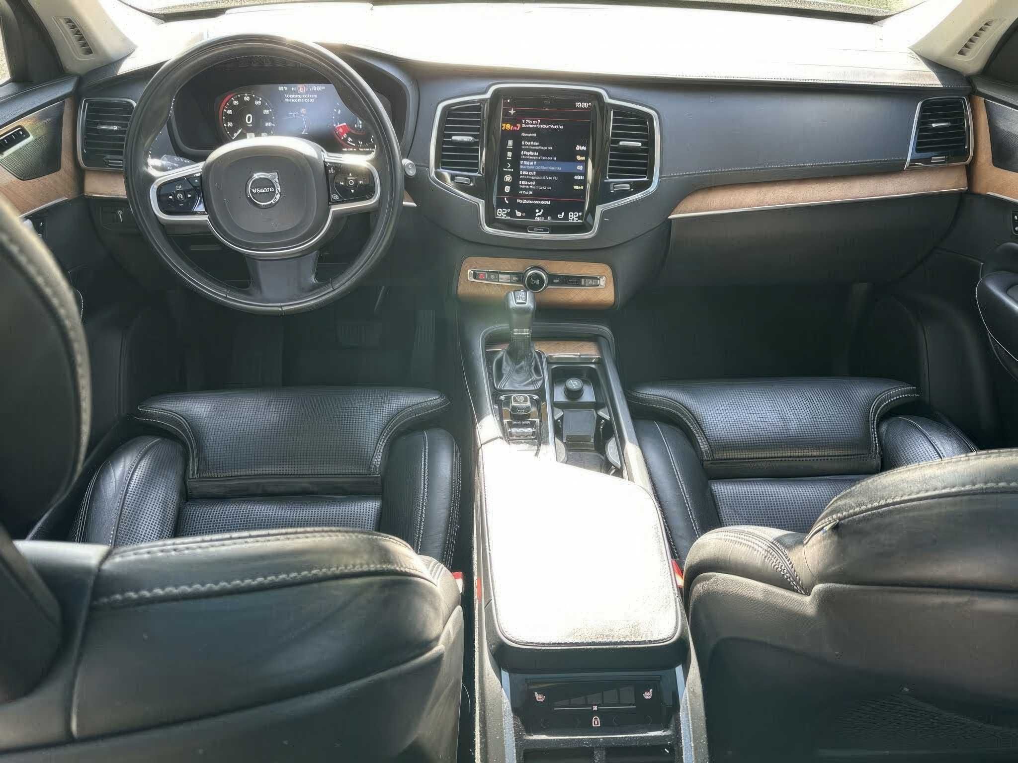 2020 Volvo XC90 T6 Inscription 6-Passenger