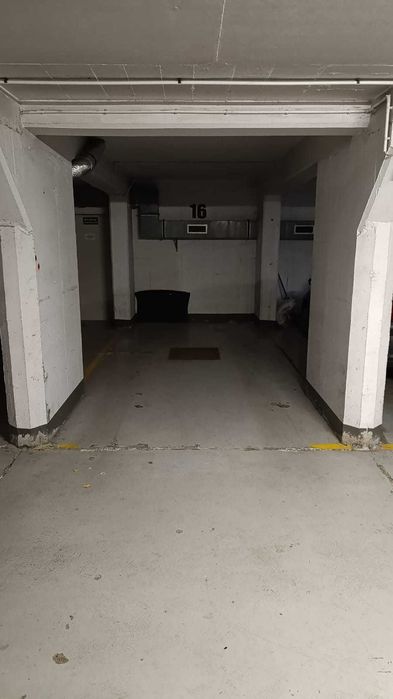Miejsce postojowe w garażu podziemnym, Łowienicka 4