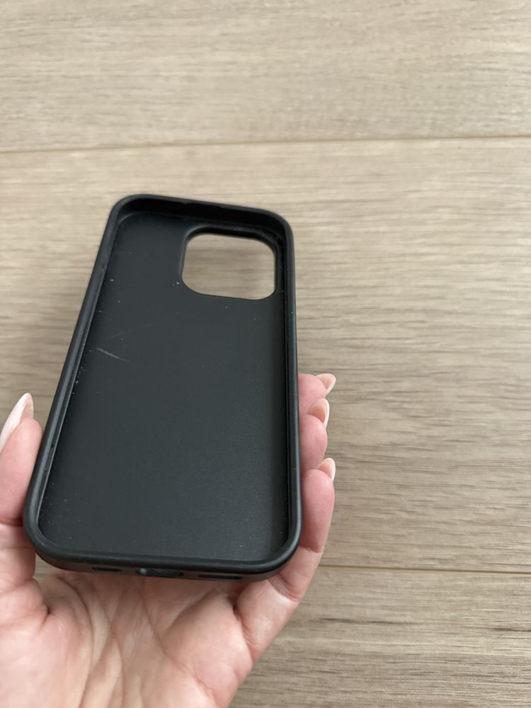 Etui iphone 14 pro Guess szare