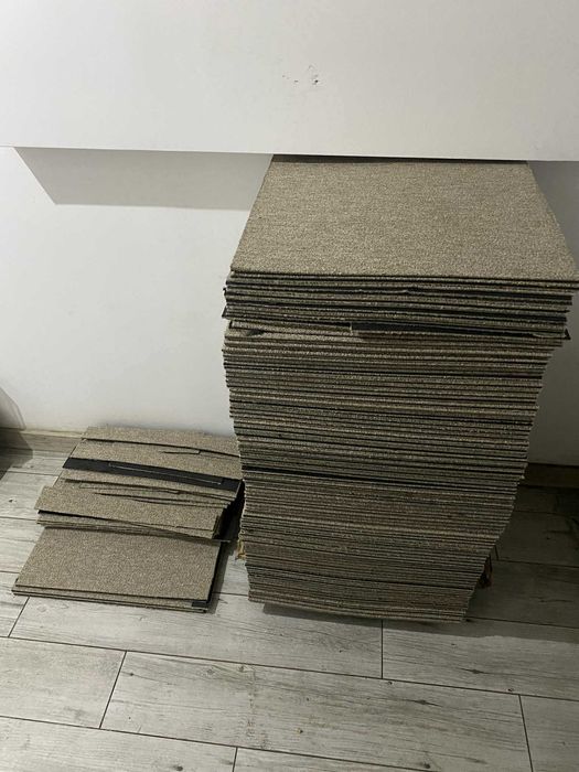 Wykładzina dywanowa szara kwadrat 50x50